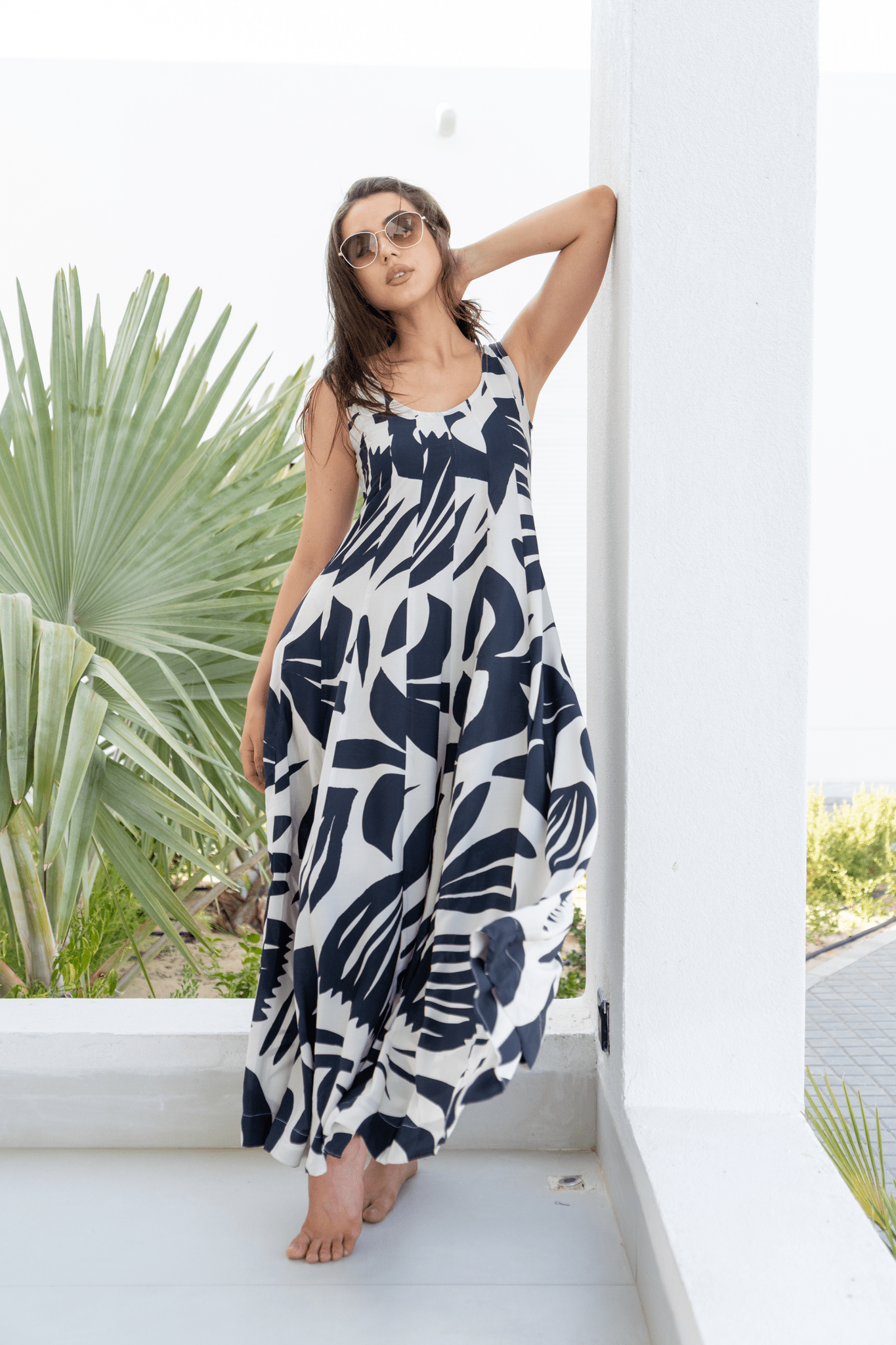 Black & White Floral Sleeveless Silky Cotton Resort Dress pen_spark - Loomaswim.com